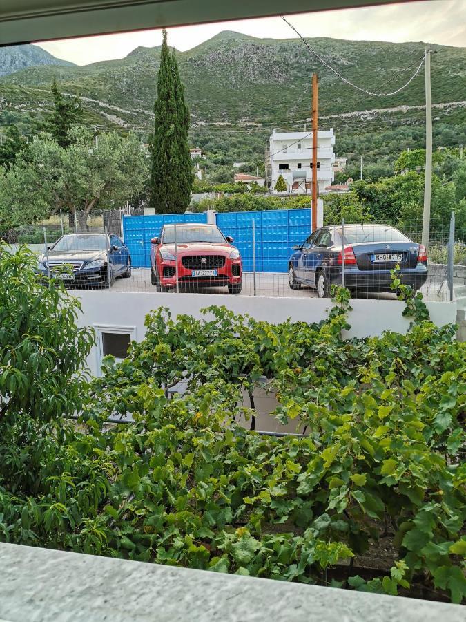 Orange Guest House Dhërmi Екстериор снимка