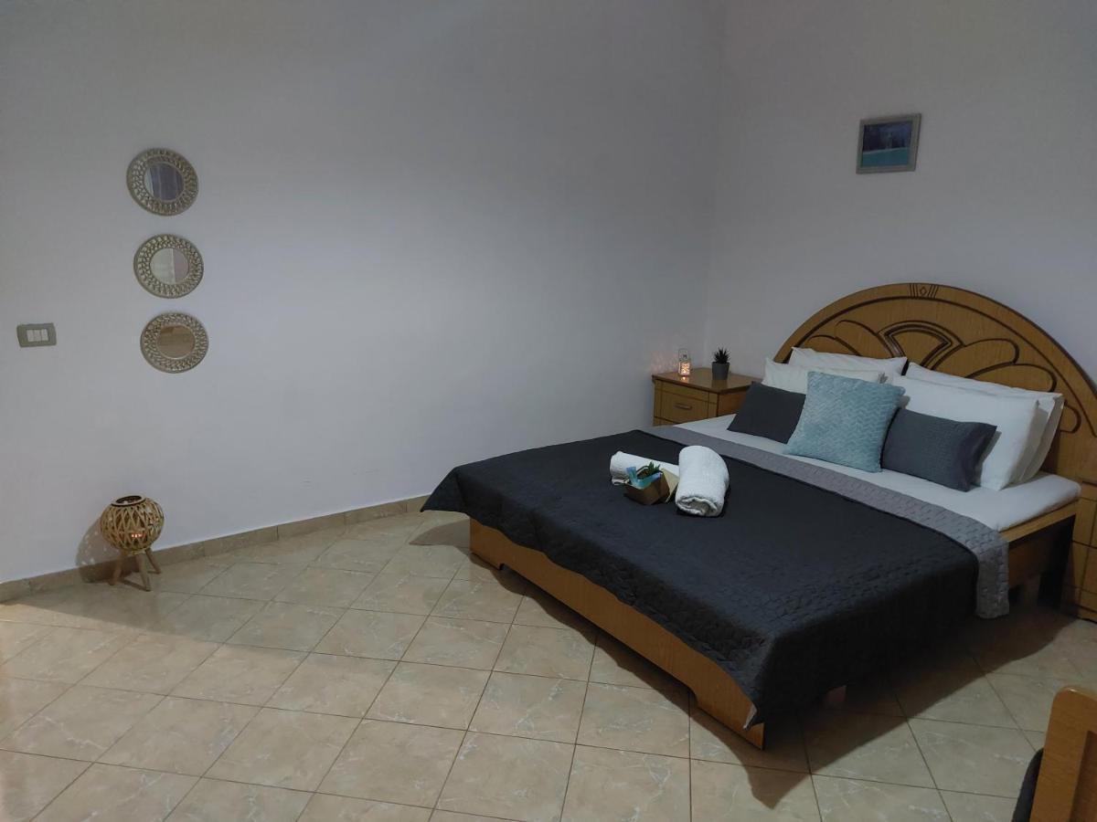 Orange Guest House Dhërmi Екстериор снимка