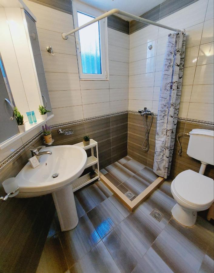 Orange Guest House Dhërmi Екстериор снимка
