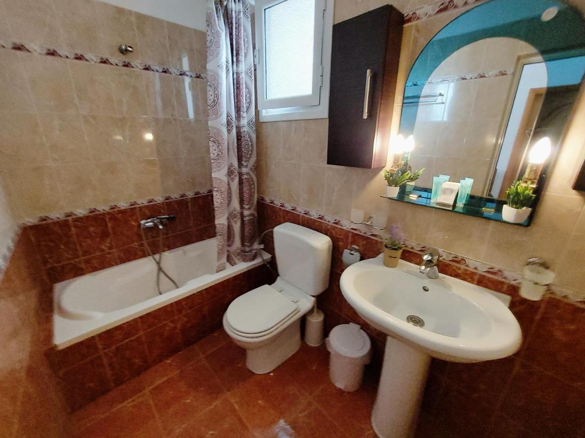 Orange Guest House Dhërmi Екстериор снимка