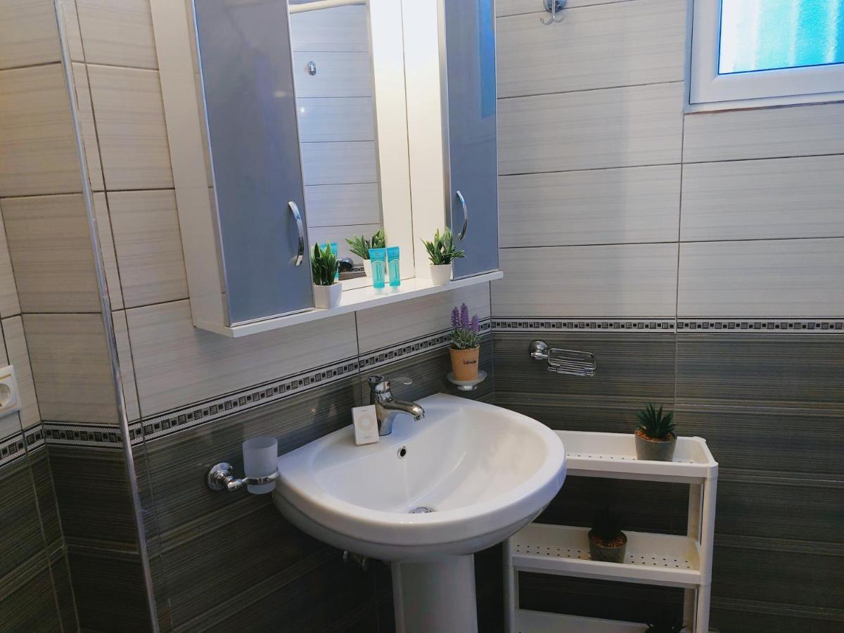 Orange Guest House Dhërmi Екстериор снимка