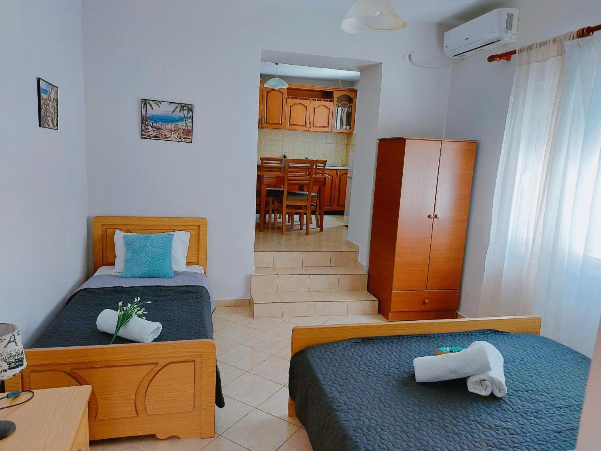 Orange Guest House Dhërmi Екстериор снимка
