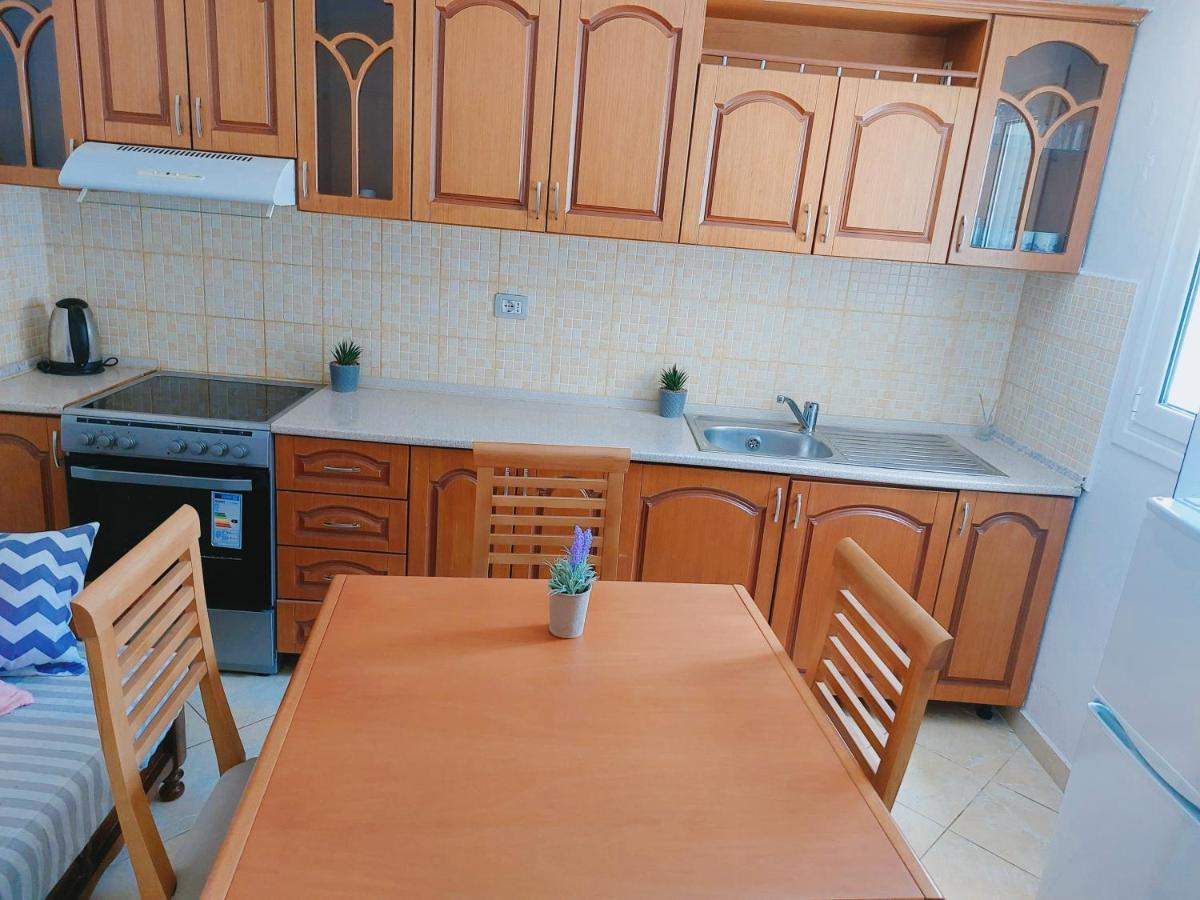 Orange Guest House Dhërmi Екстериор снимка