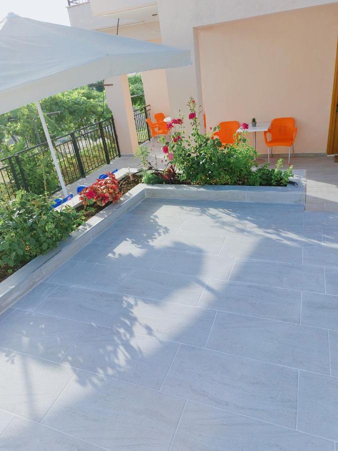 Orange Guest House Dhërmi Екстериор снимка
