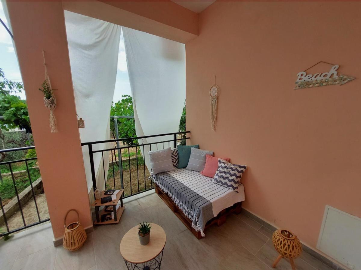Orange Guest House Dhërmi Екстериор снимка
